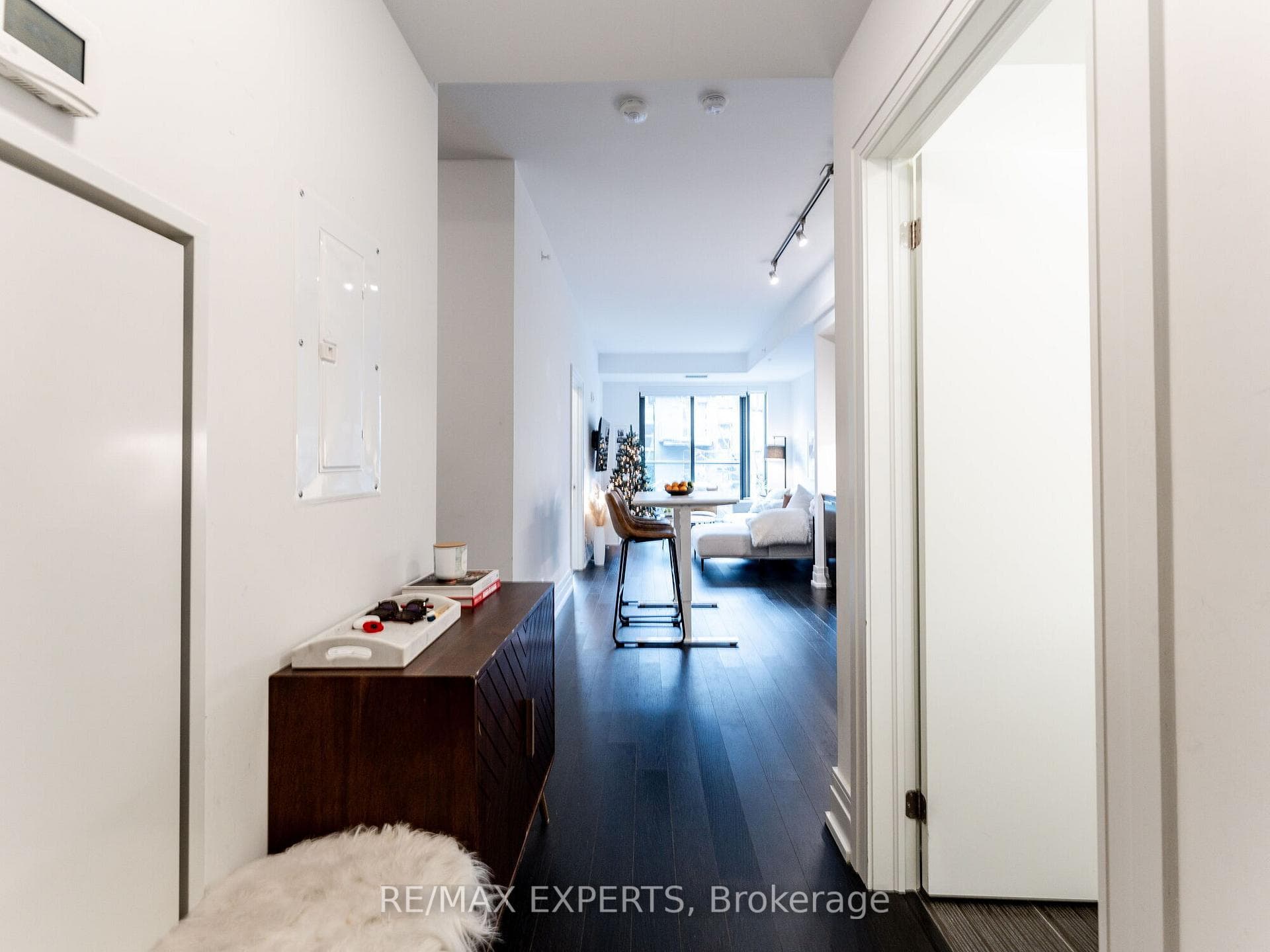 90 Niagara Street Unit 202 photo 4