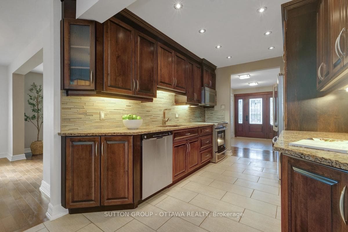 680 Weston Drive photo 15