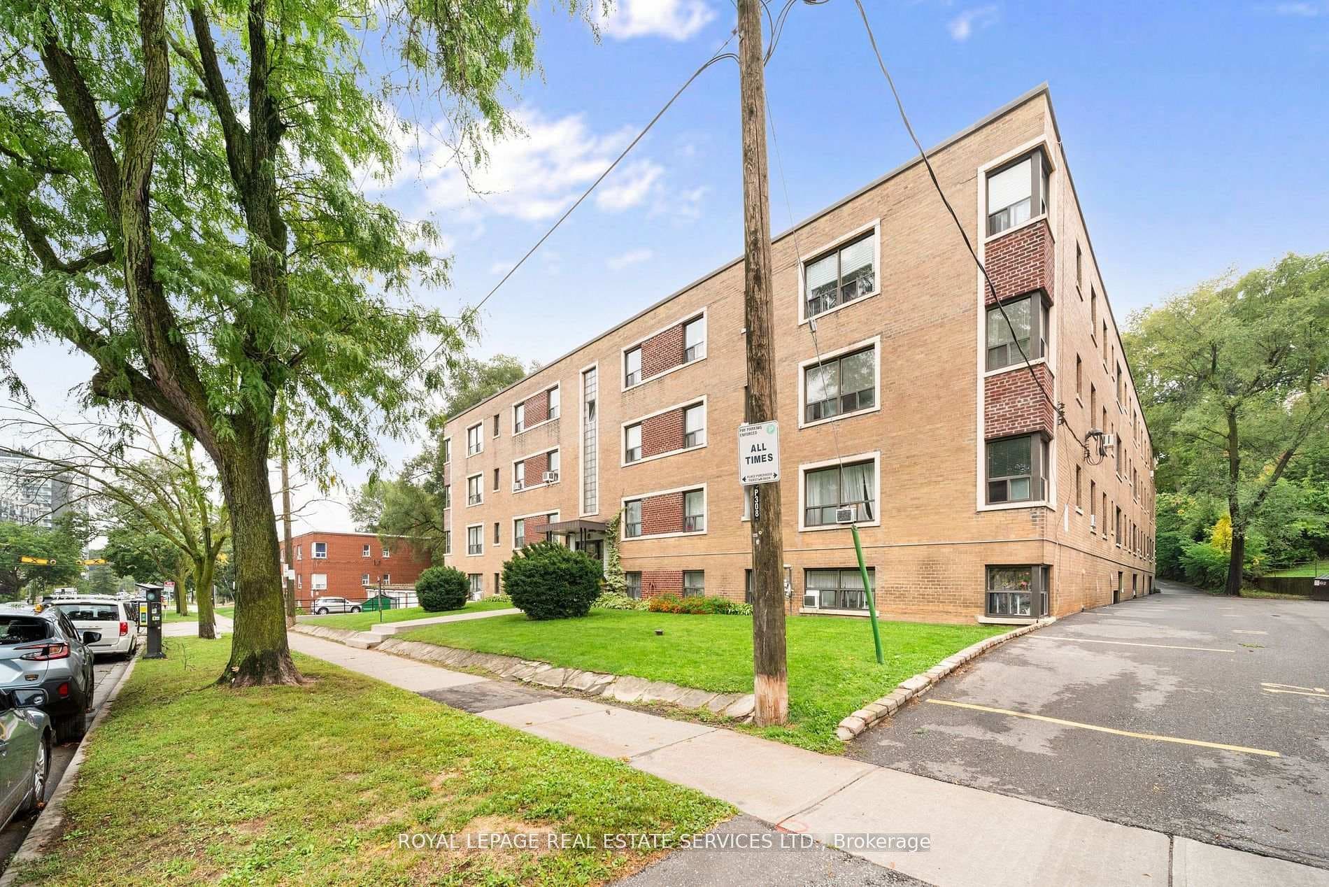 308 The Kingsway N/A Unit 110 photo 5