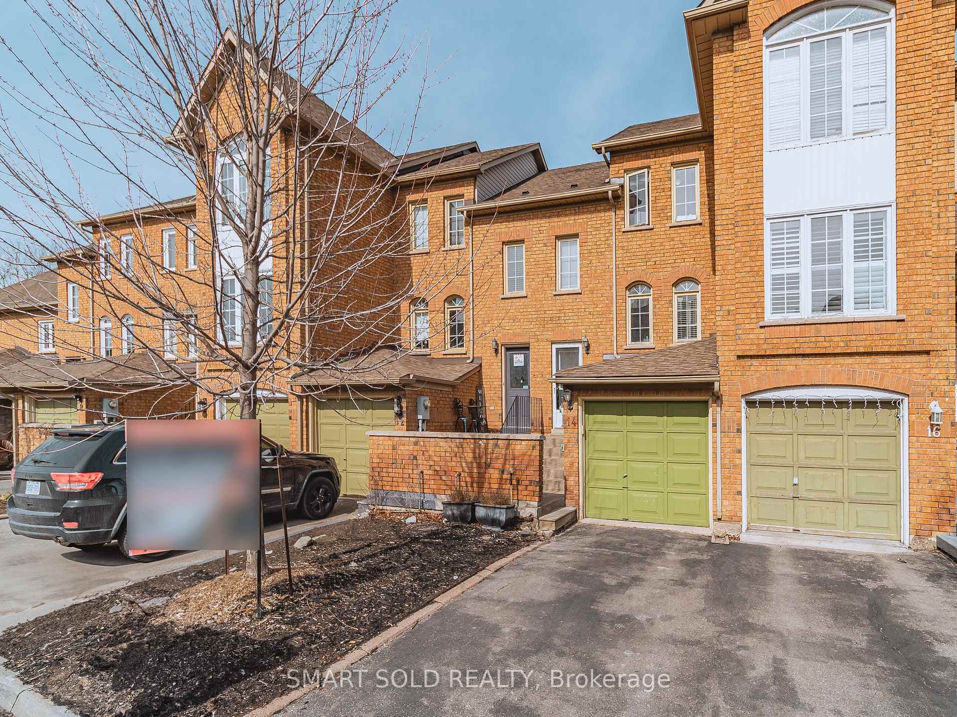 14 Larissa Court photo 1