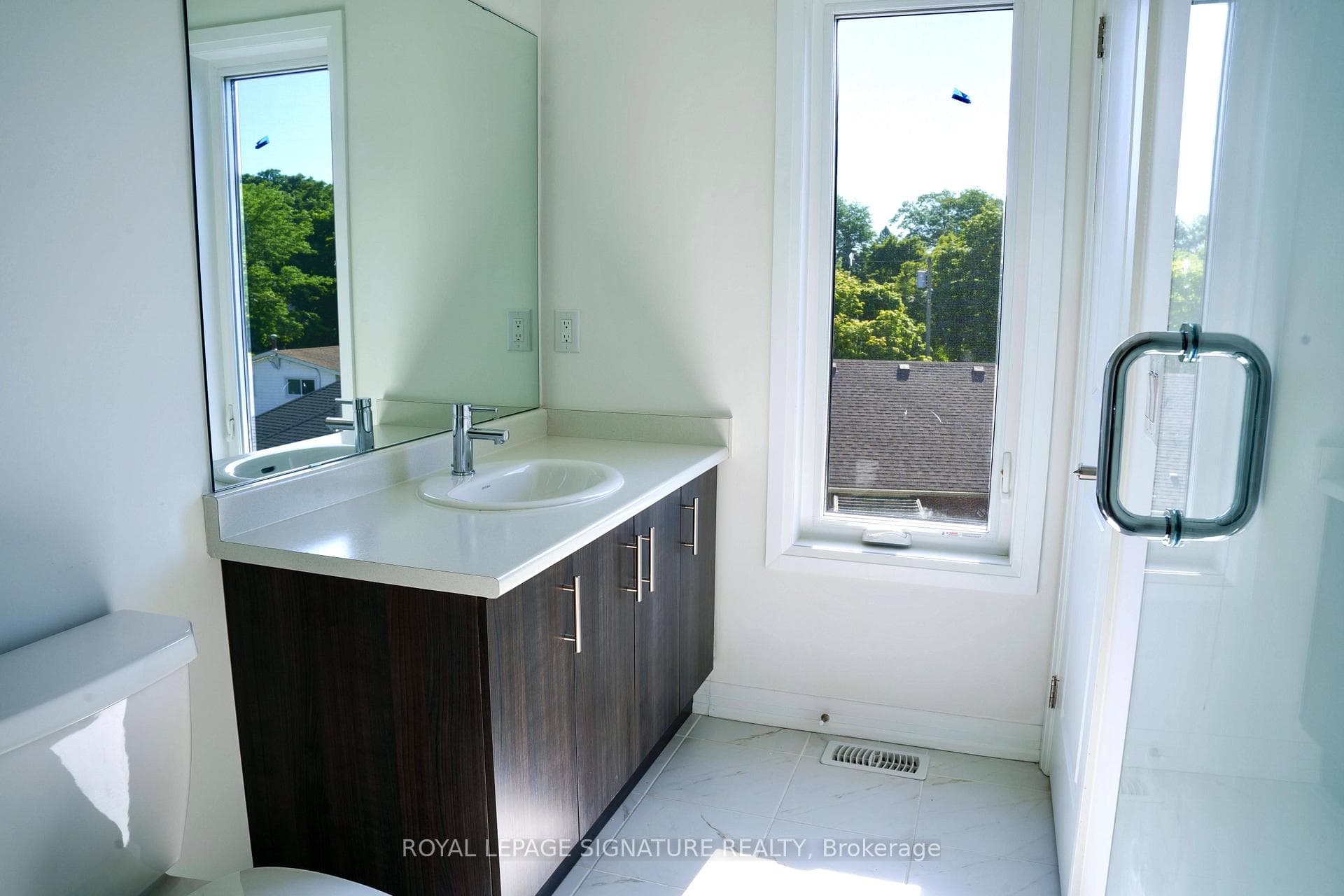 150 Glendale Avenue Unit 44 photo 13