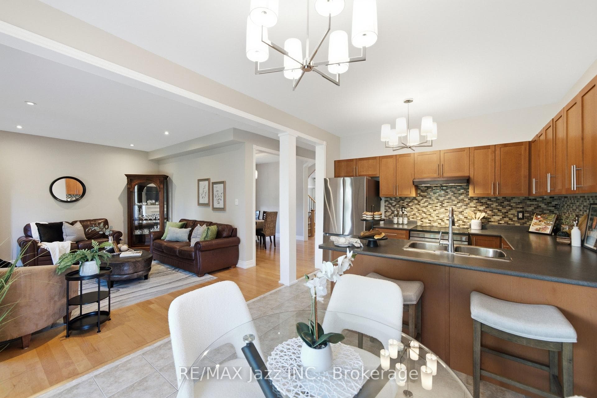 1824 Birchview Drive photo 9