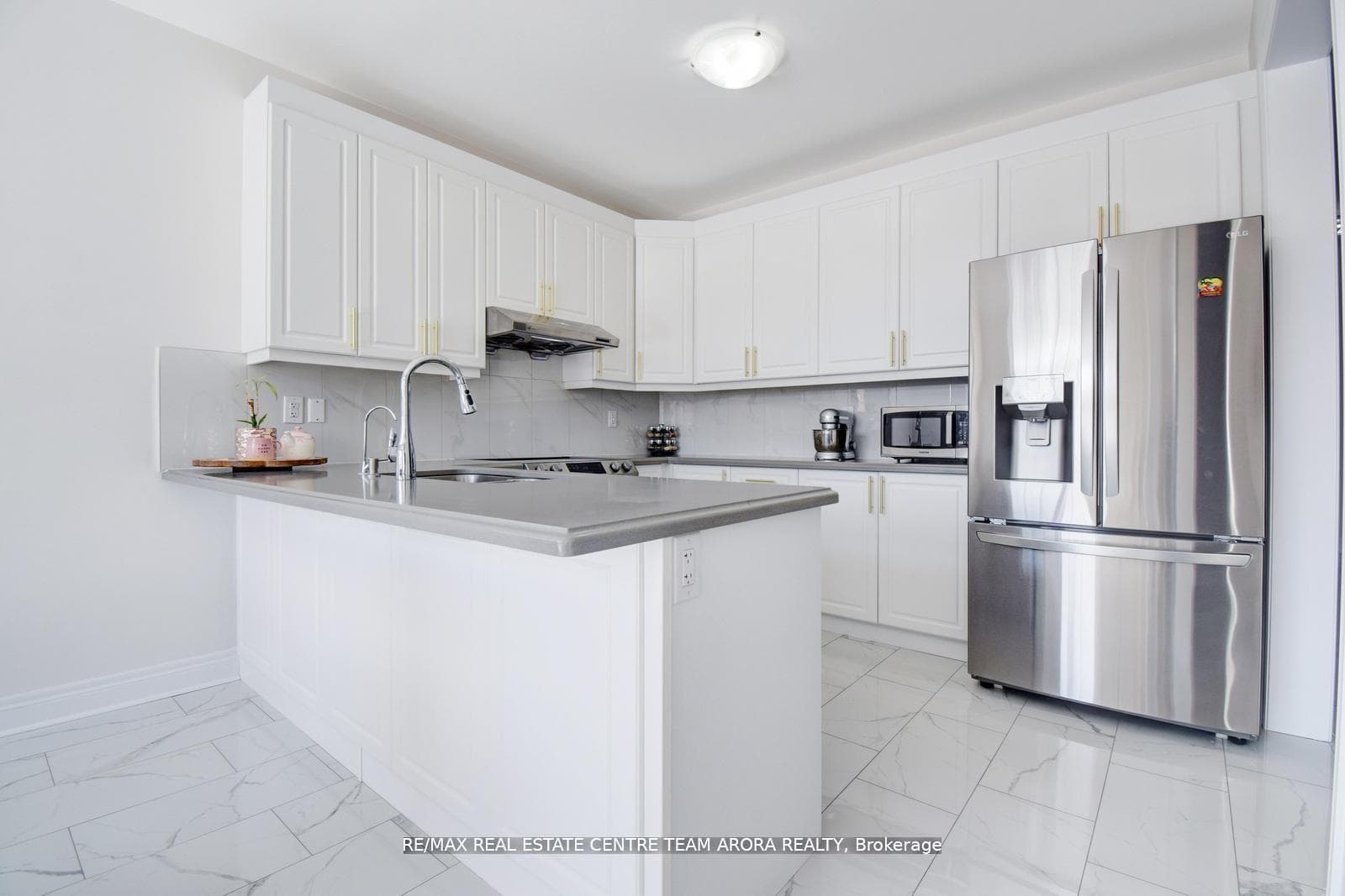 38 Rosewell Crescent photo 13
