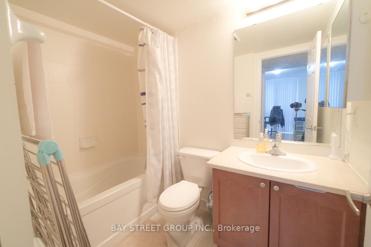 35 Hollywood Avenue Unit 2109 photo 19