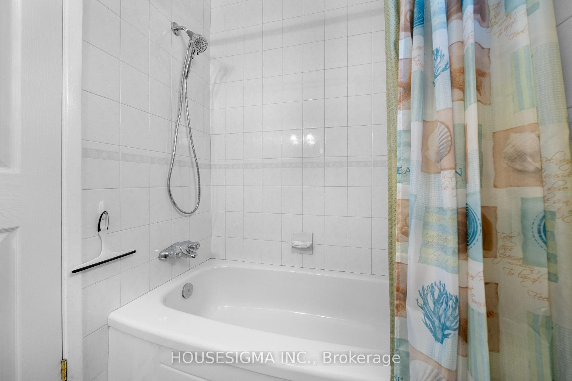 175 Carlyle Drive photo 15