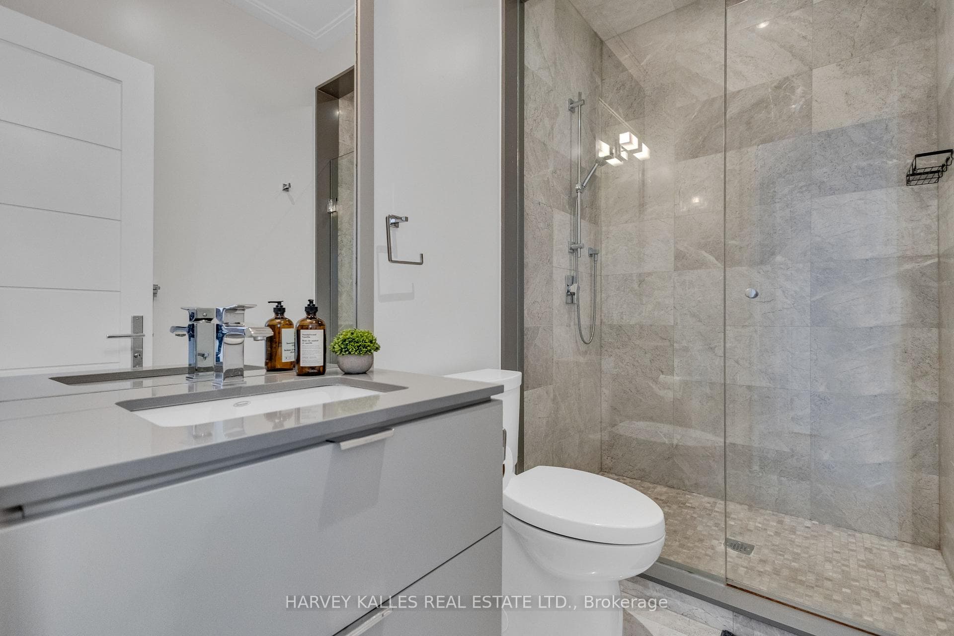 172A Lawrence Avenue photo 33