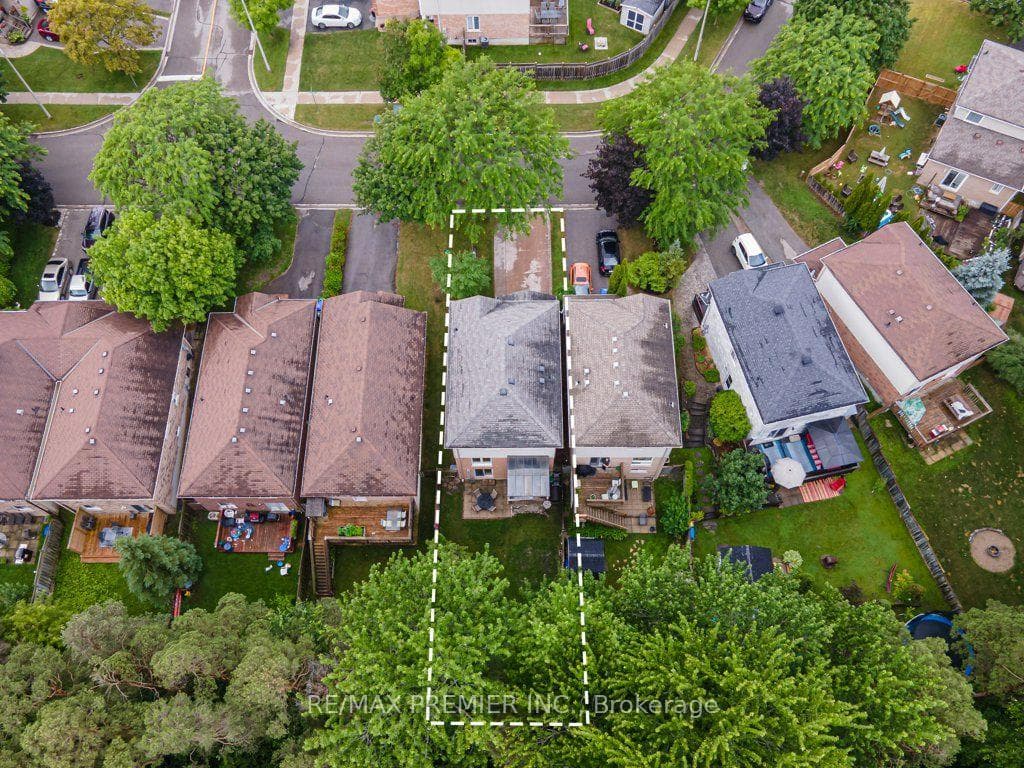 93 Kate Aitken Crescent photo 42