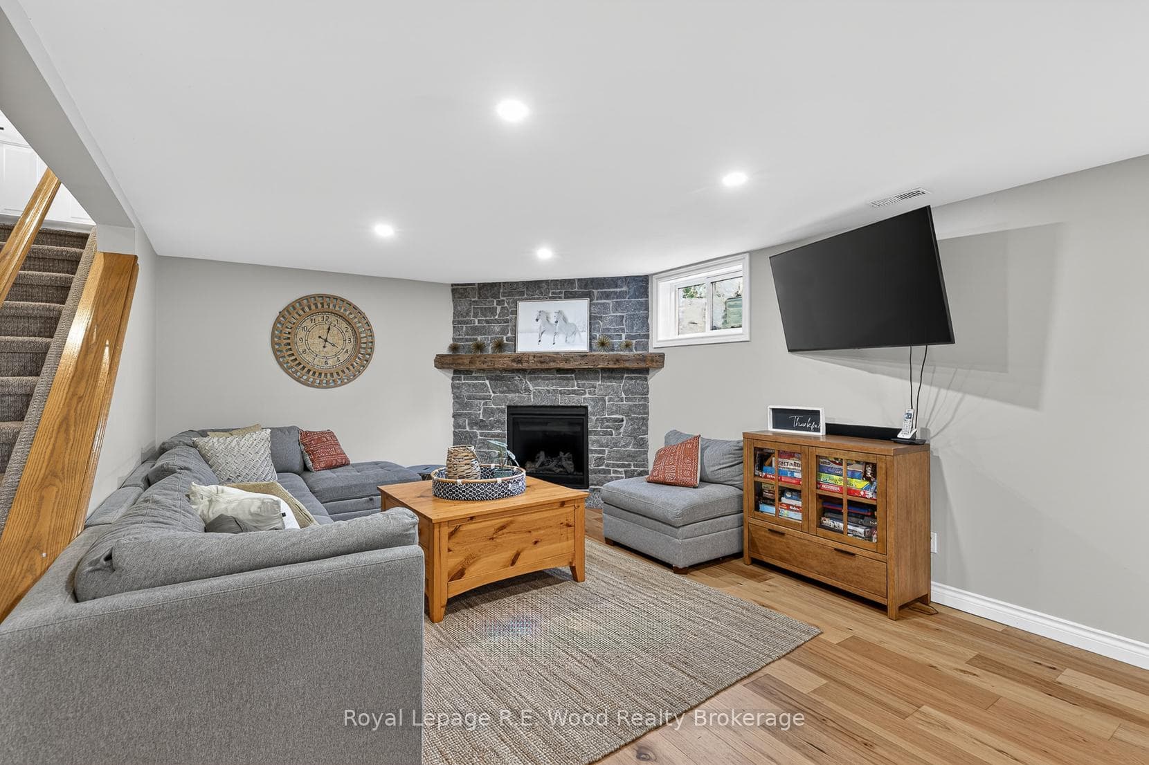917 Norfolk County Road 19 Road photo 21