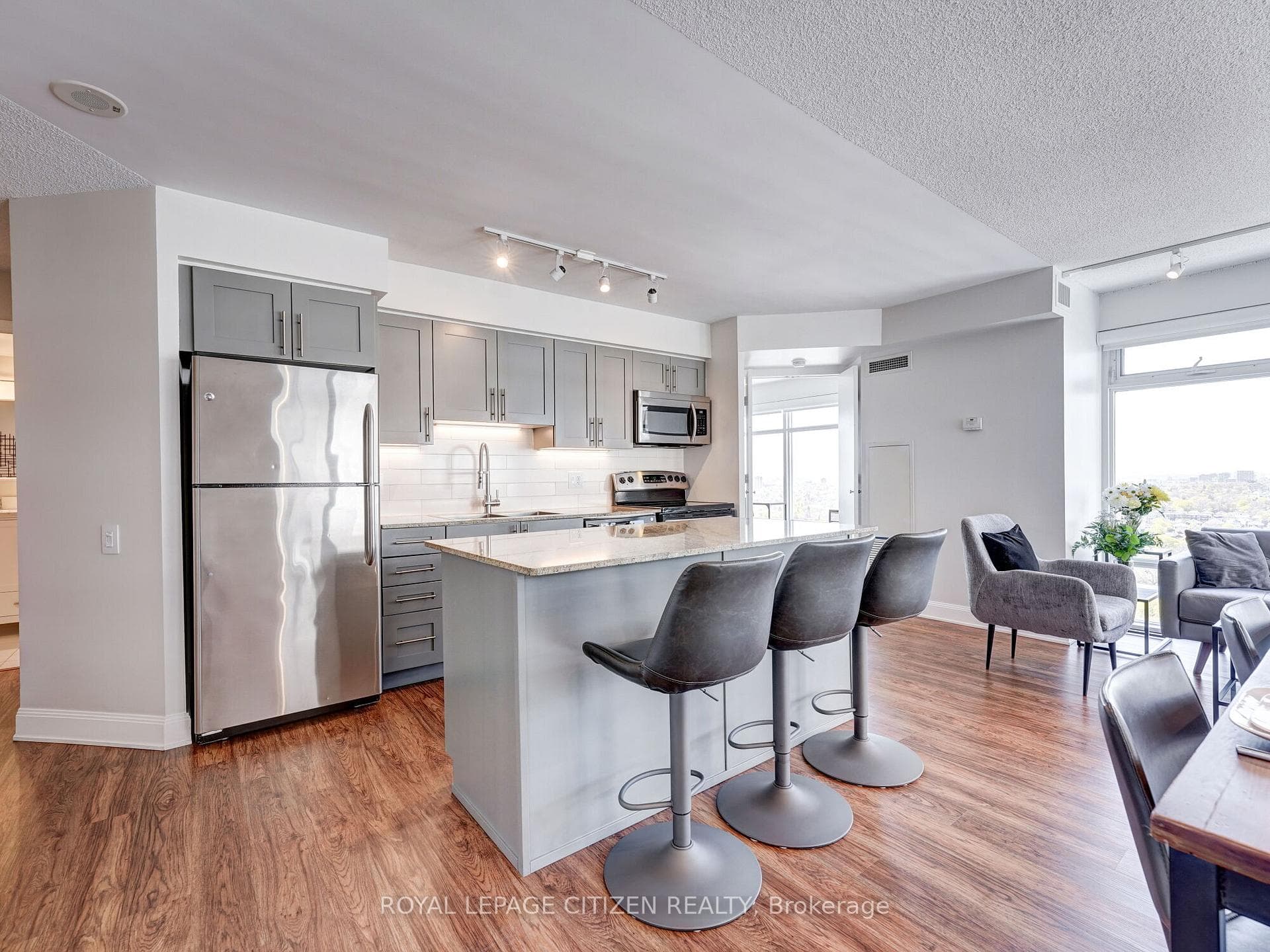 2191 Yonge Street Unit 3008 photo 22