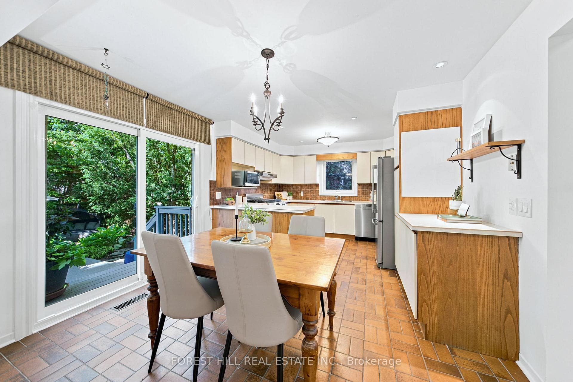 84 Kings College Road photo 10