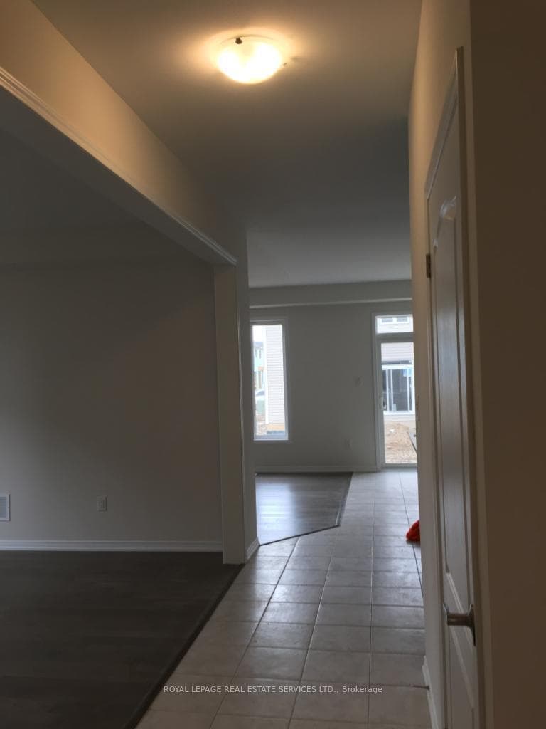 160 Munro Circle photo 9