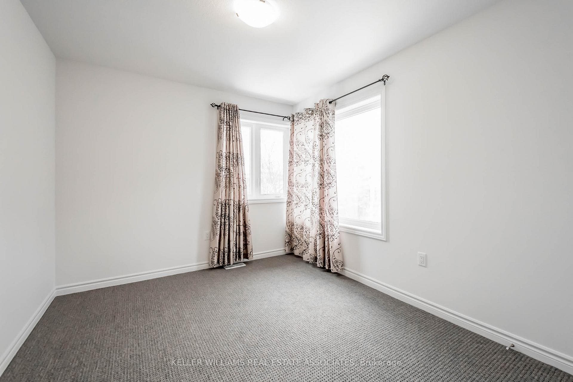 3981 Crown Street photo 15
