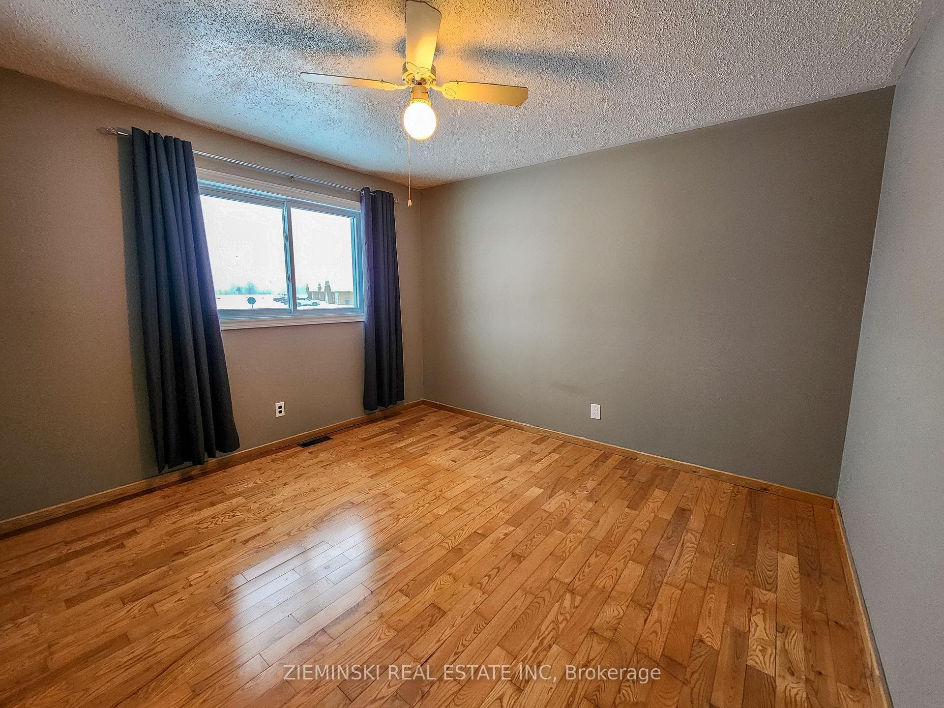 143 Tamarack Street photo 18