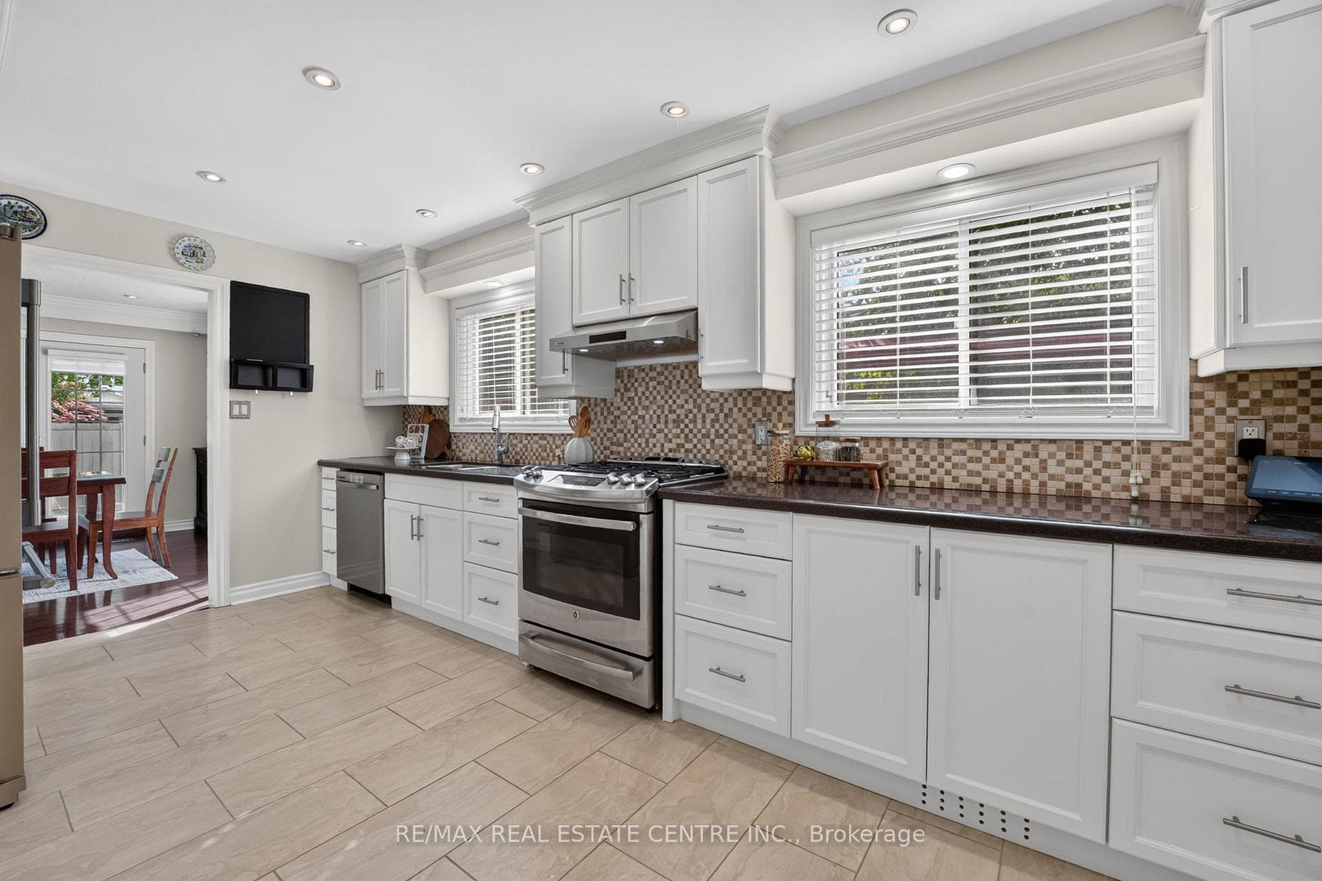 403 Isabella Avenue photo 15