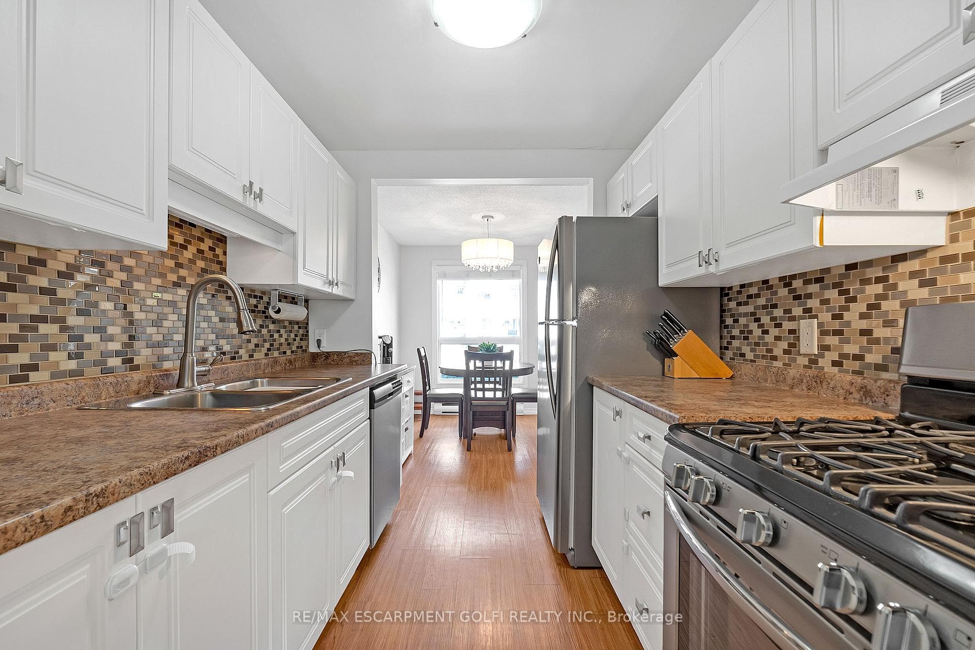 476 Grey Street Unit 4 photo 9