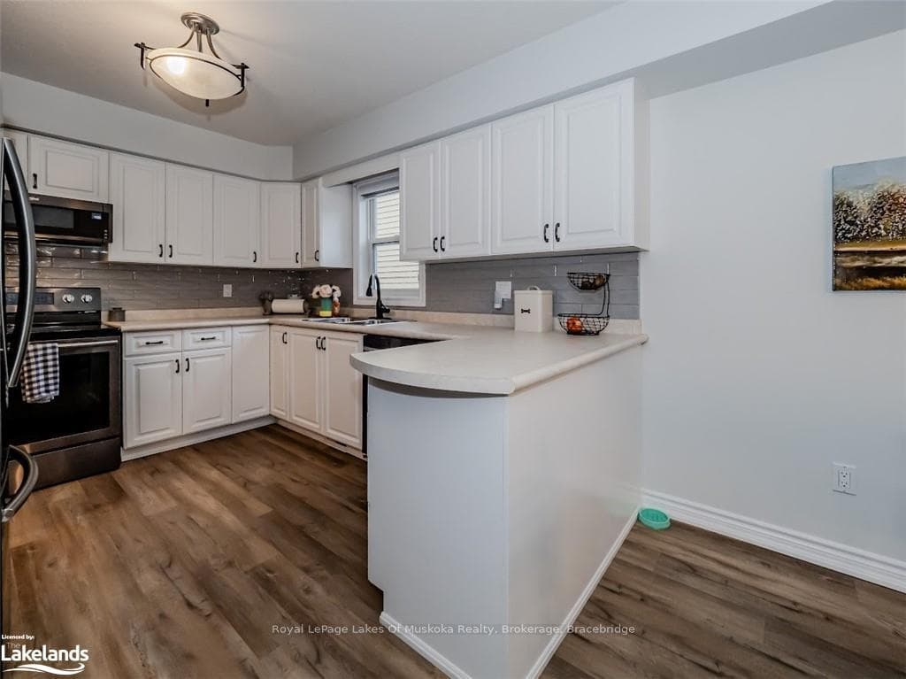 20 COATES Avenue photo 11