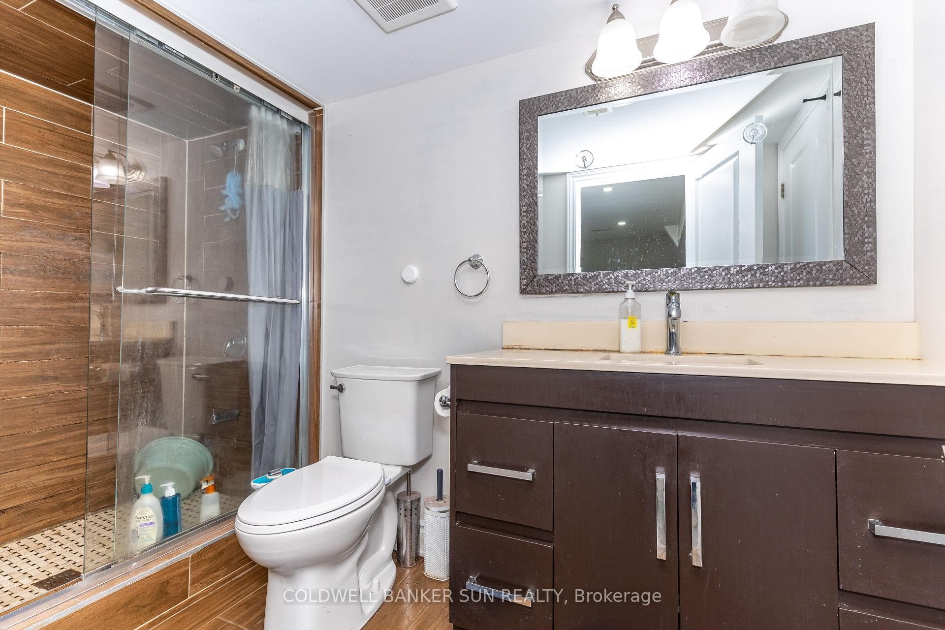 48 Hanbury Crescent photo 43