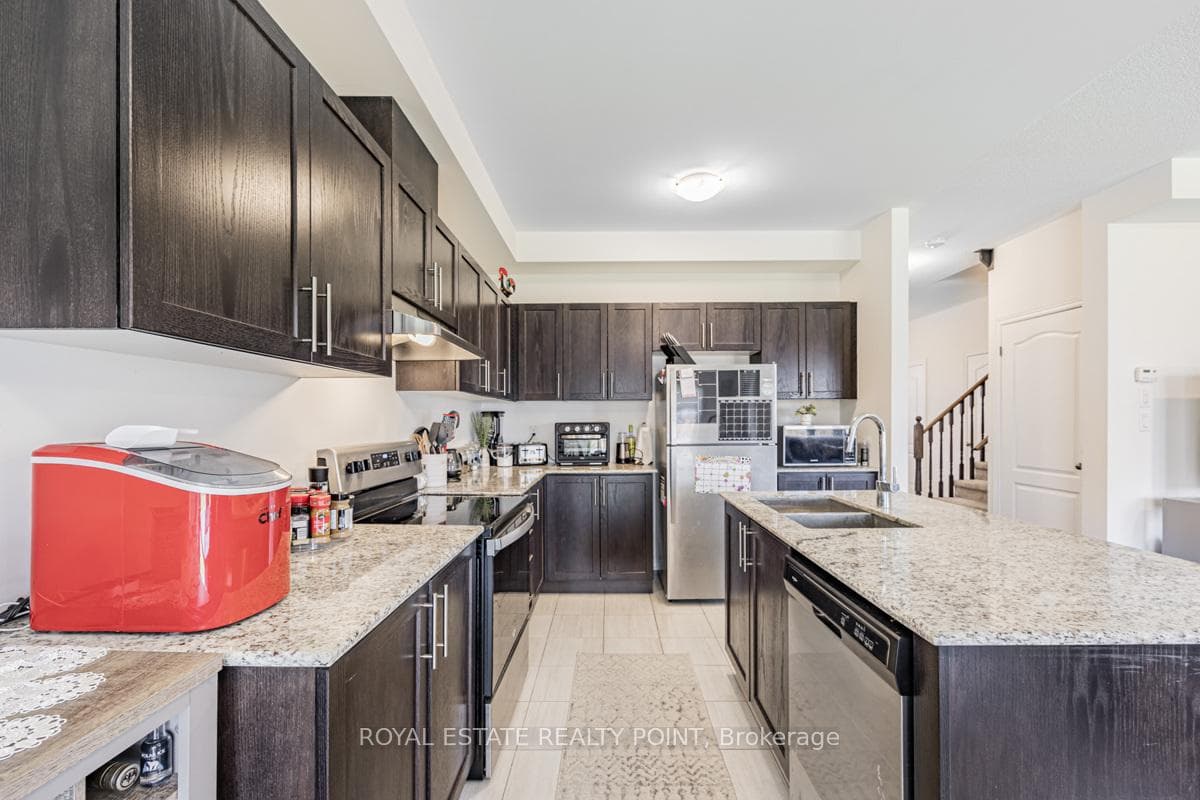 101 Bill Hutchinson Crescent photo 15