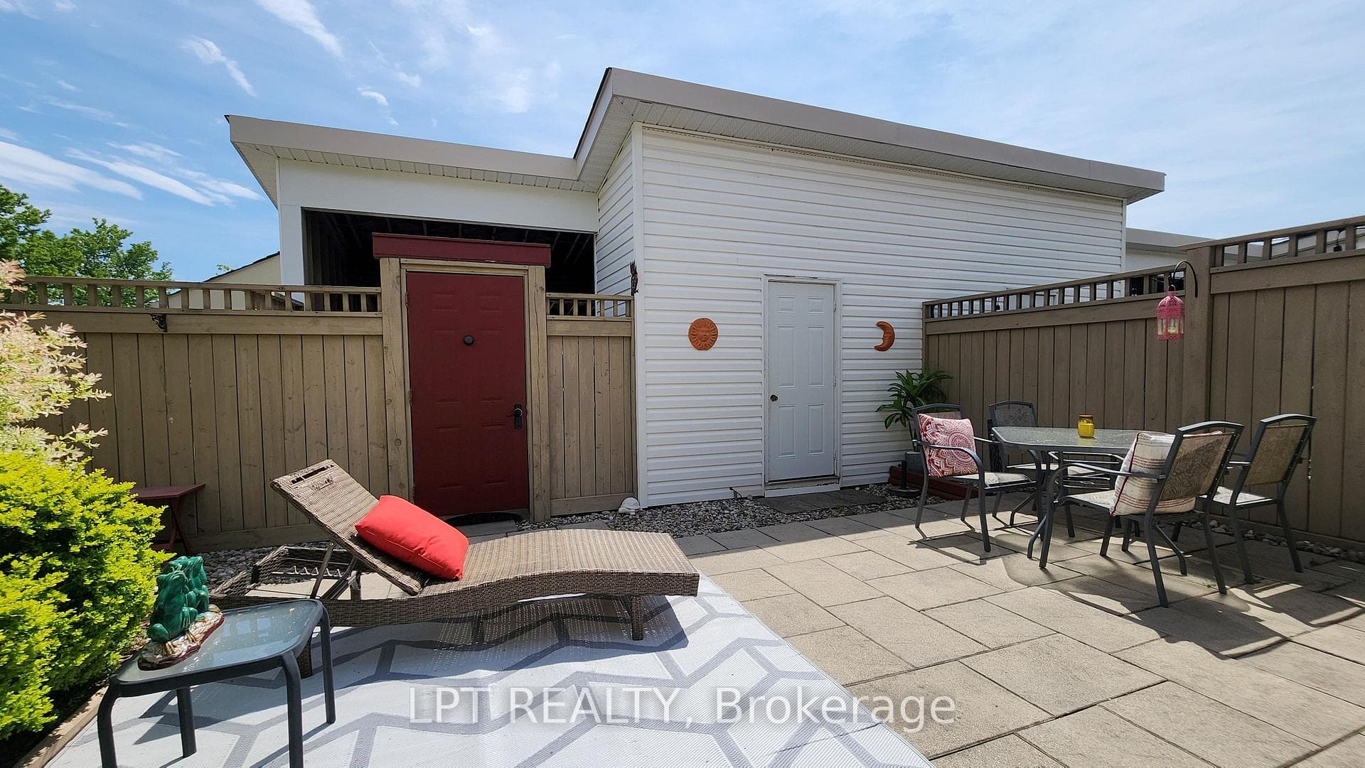 17 Silver Maple Crescent photo 21