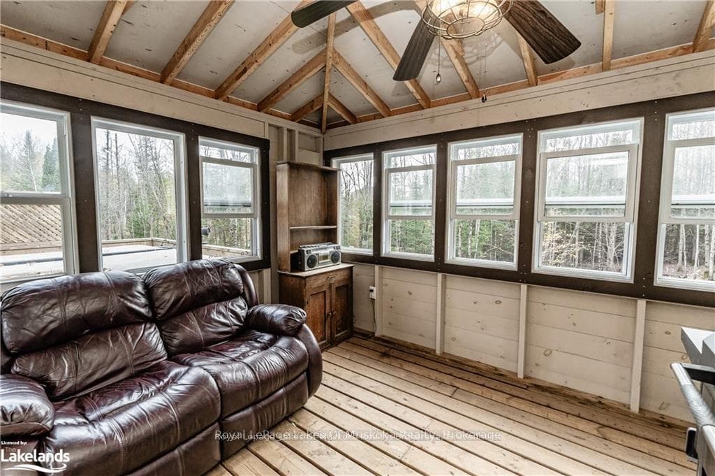 1034 Uffington Road photo 44