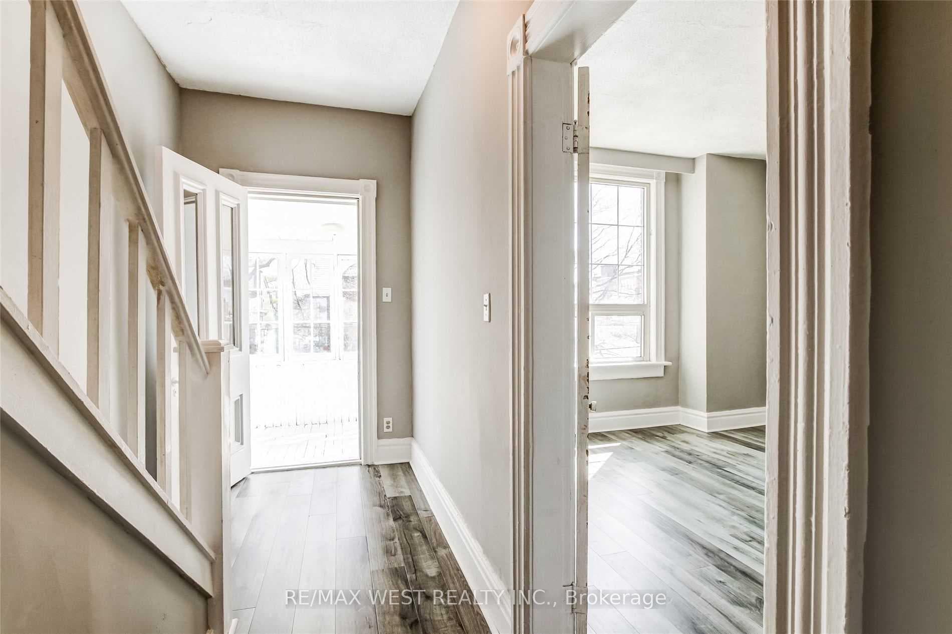 252 Annette Street photo 27
