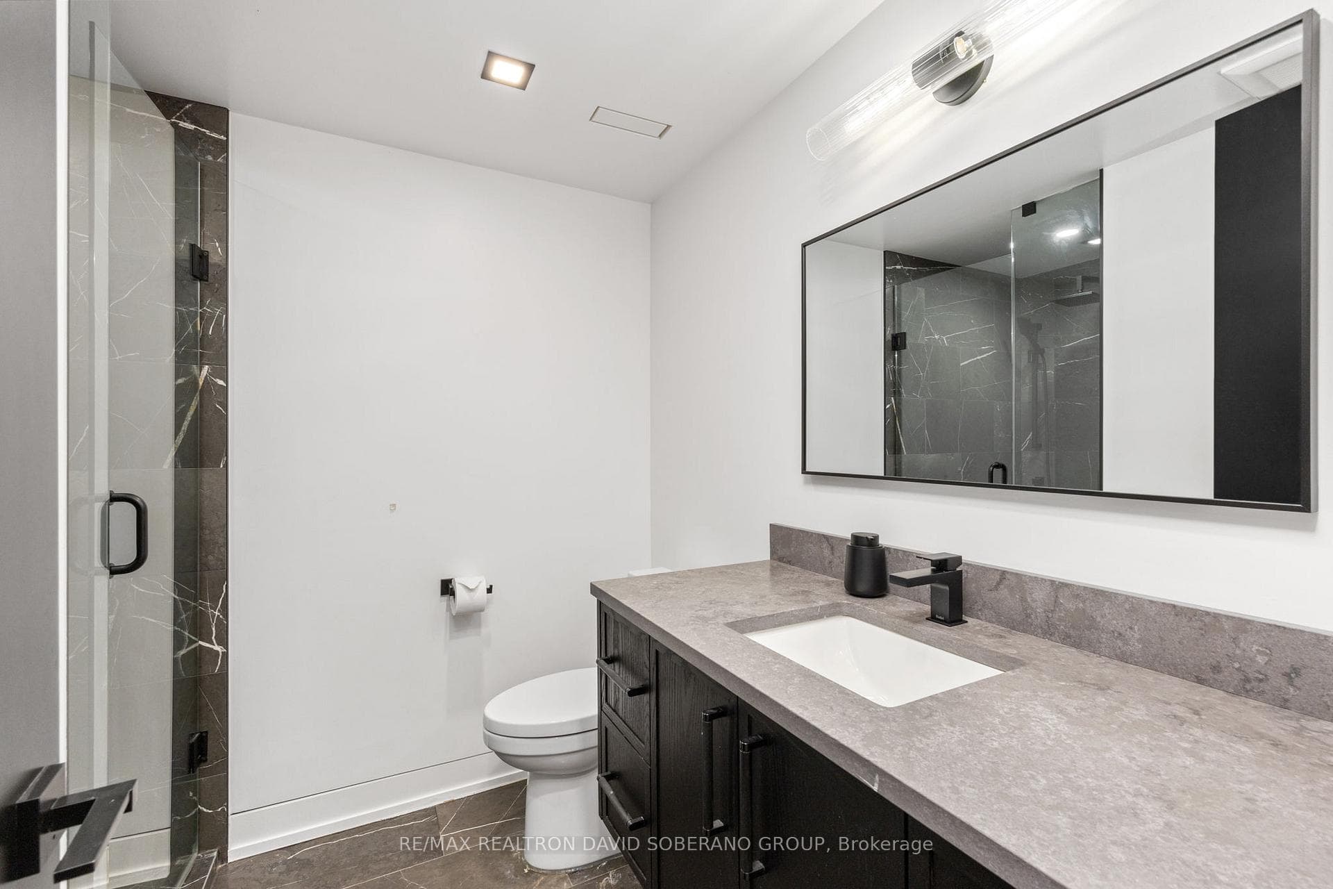 90 East Lynn Avenue photo 40