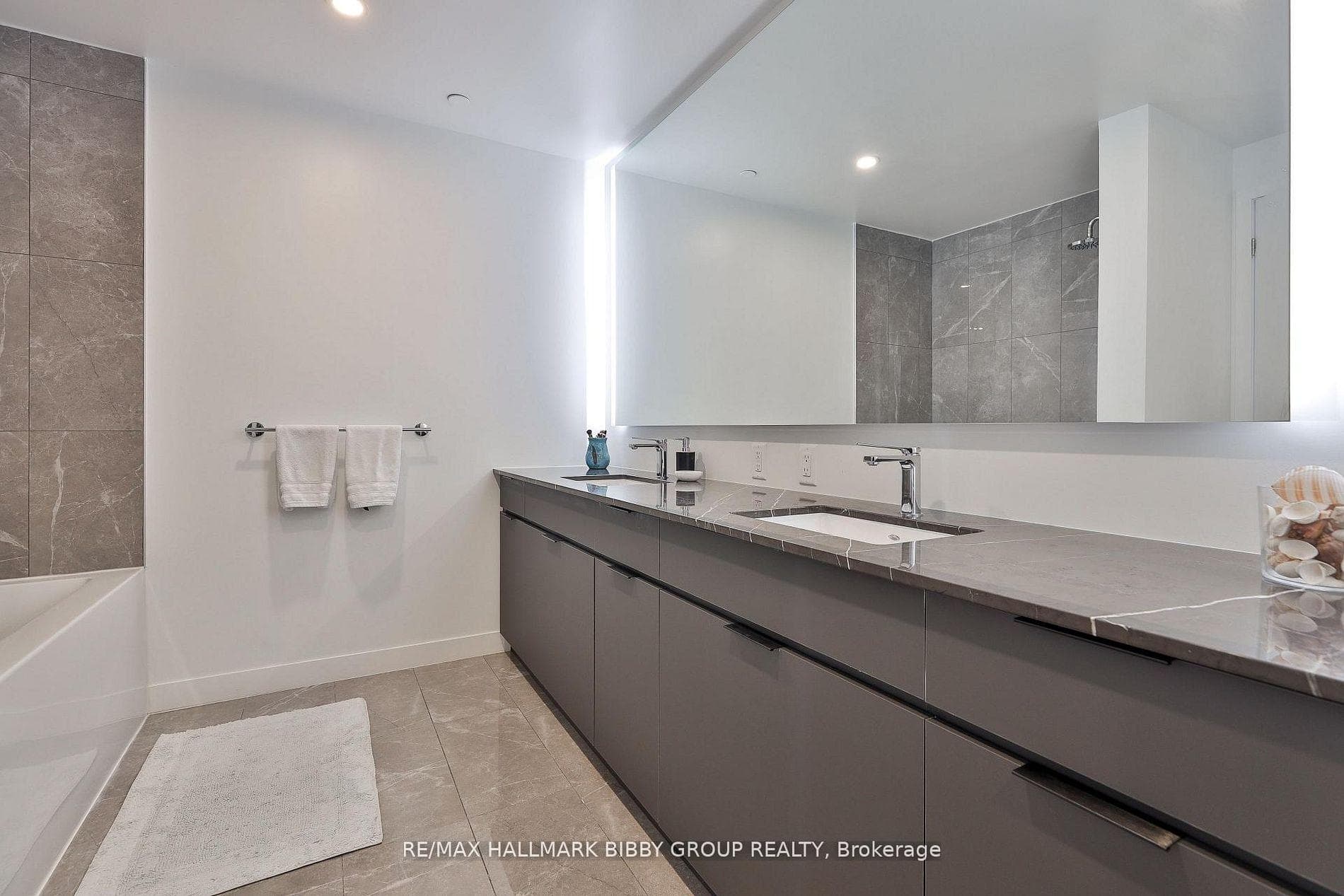 185 Alberta Avenue Unit 1105 photo 17