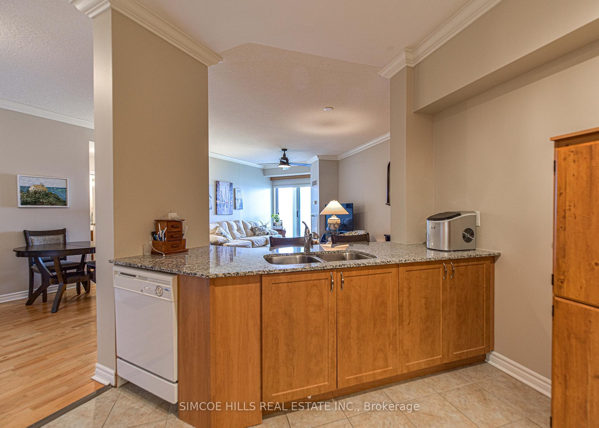 354 Atherley Road Unit 408 photo 10