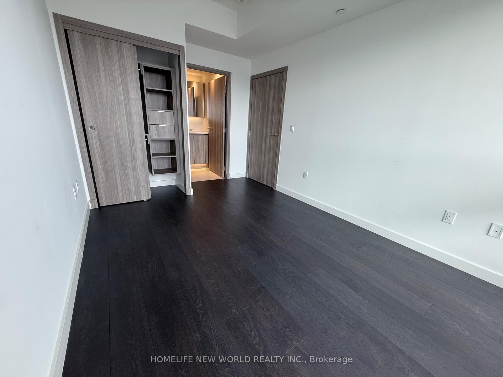 25 Mcmahon Drive Unit 1705 photo 15