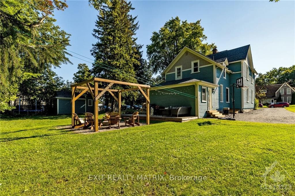 130 ELGIN Street photo 28