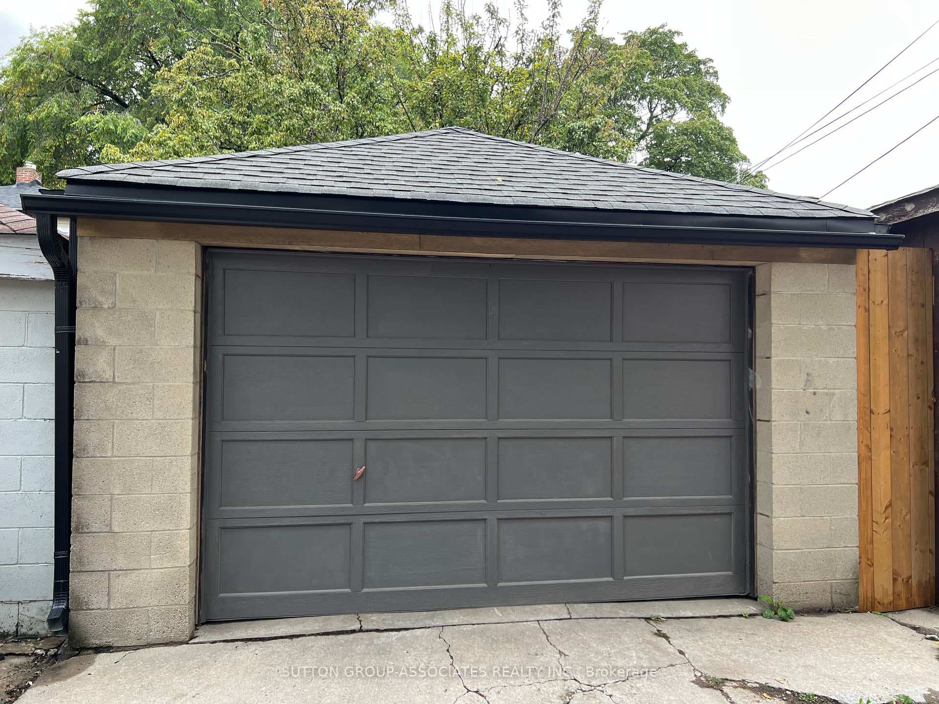 131 Booth Avenue photo 41