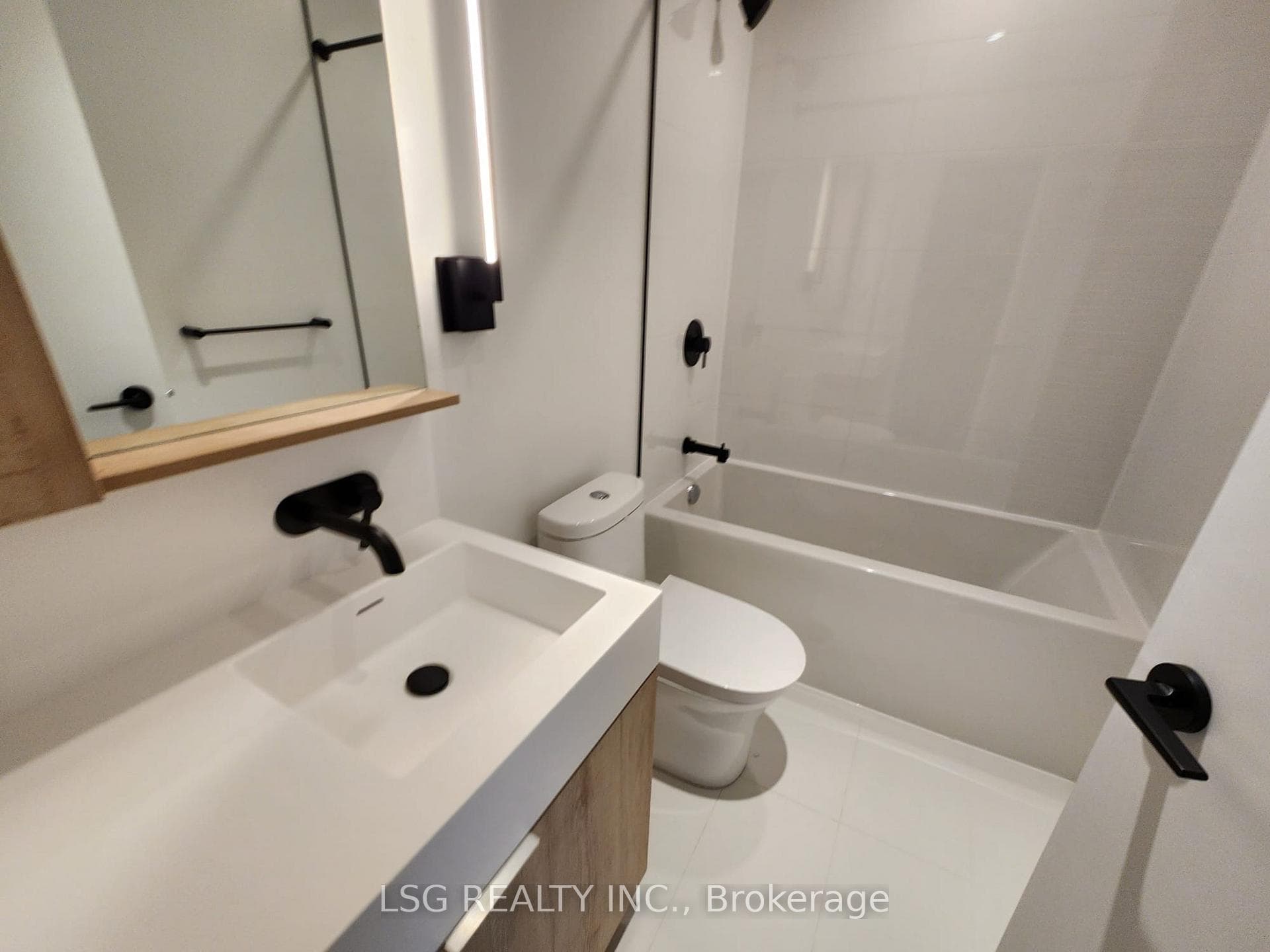 117 Broadway Avenue Unit 2103 photo 8