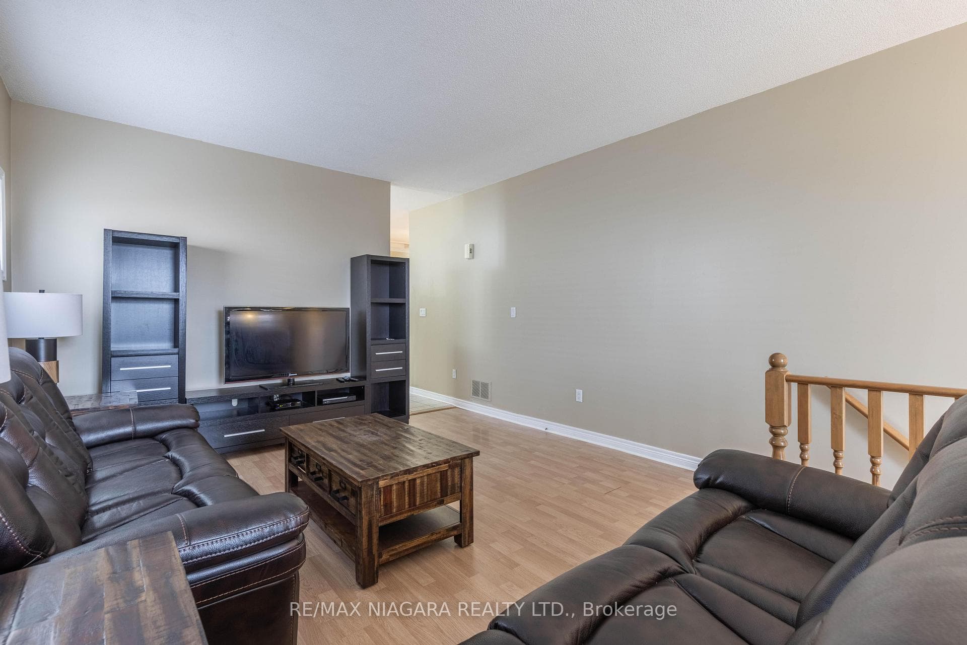8846 Nassau Avenue photo 5