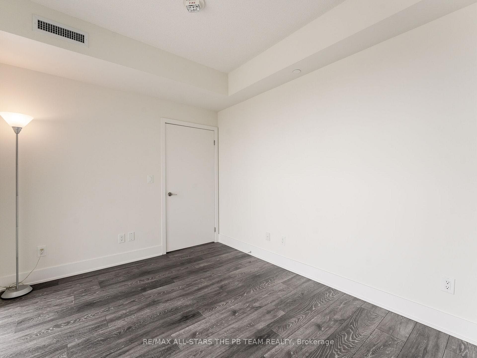 188 Fairview Mall Drive Unit 1512 photo 19