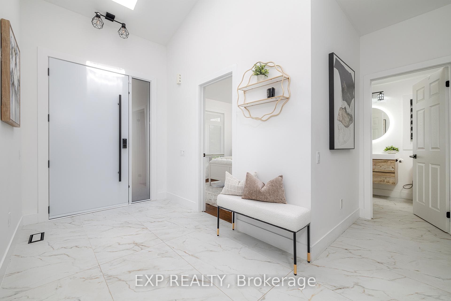 2559 Armour Crescent photo 5
