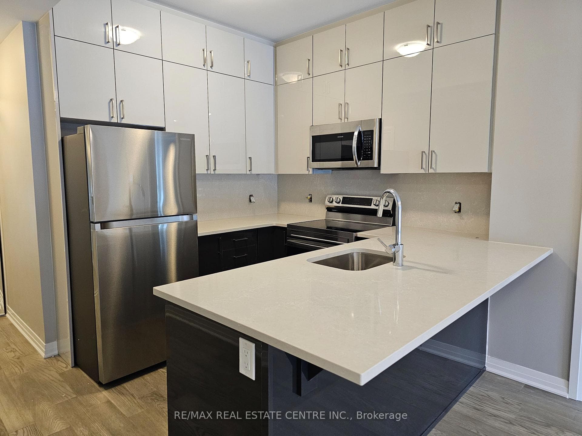 470 Gordon Krantz Avenue Unit 101 photo 3