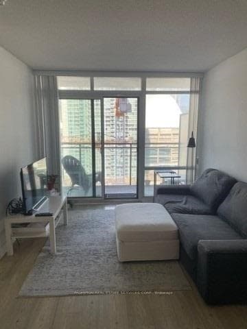 4k Spadina Avenue Unit 1711 photo 5