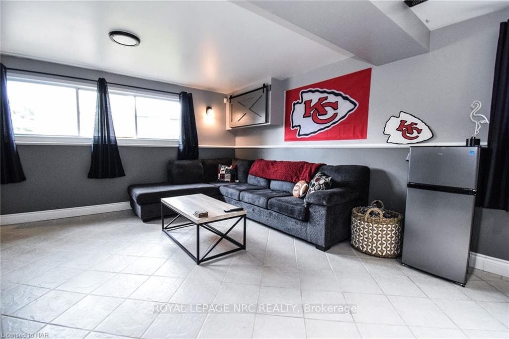 214 YORK Street photo 28