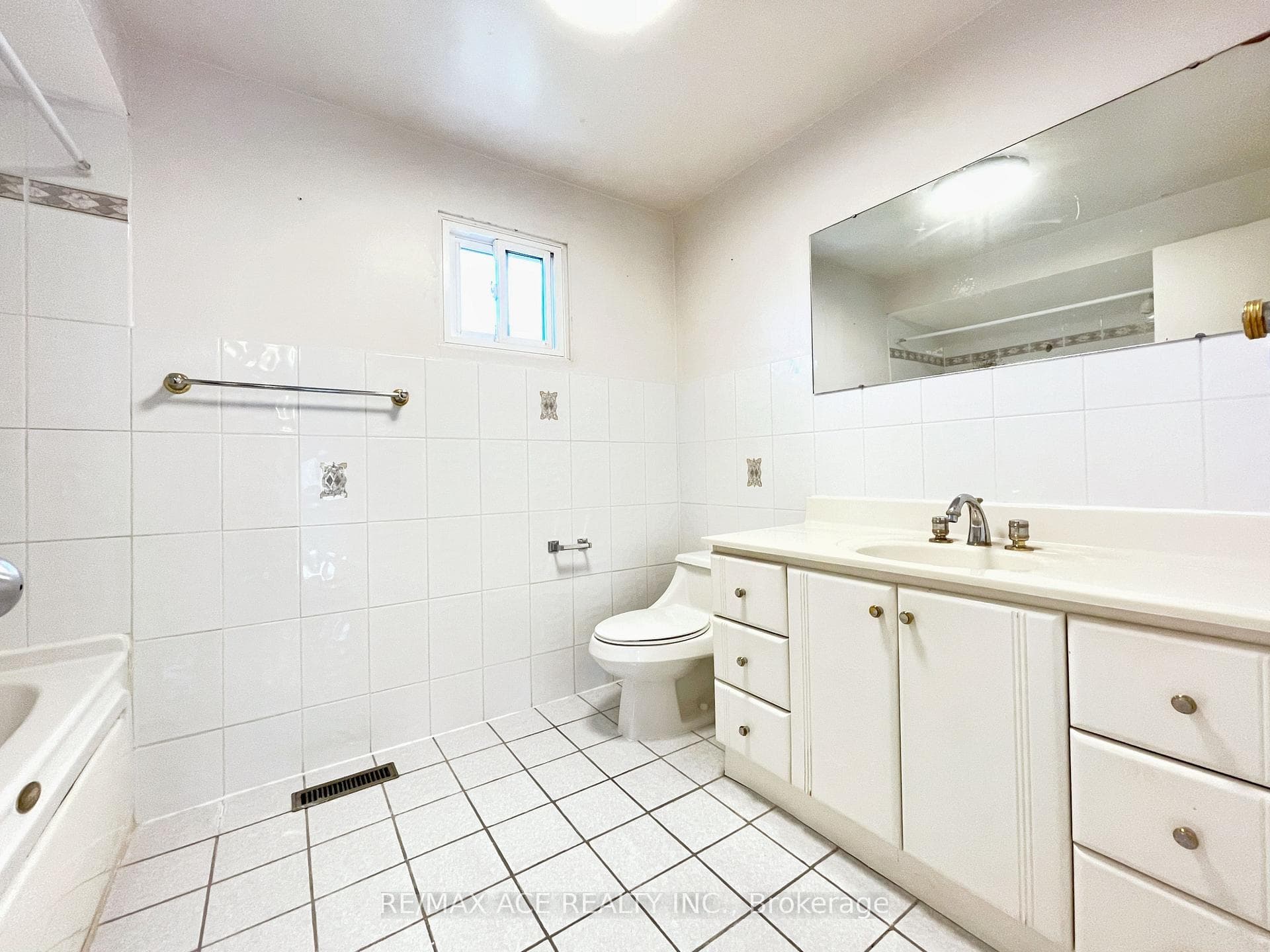 16 Wardencourt Drive photo 27