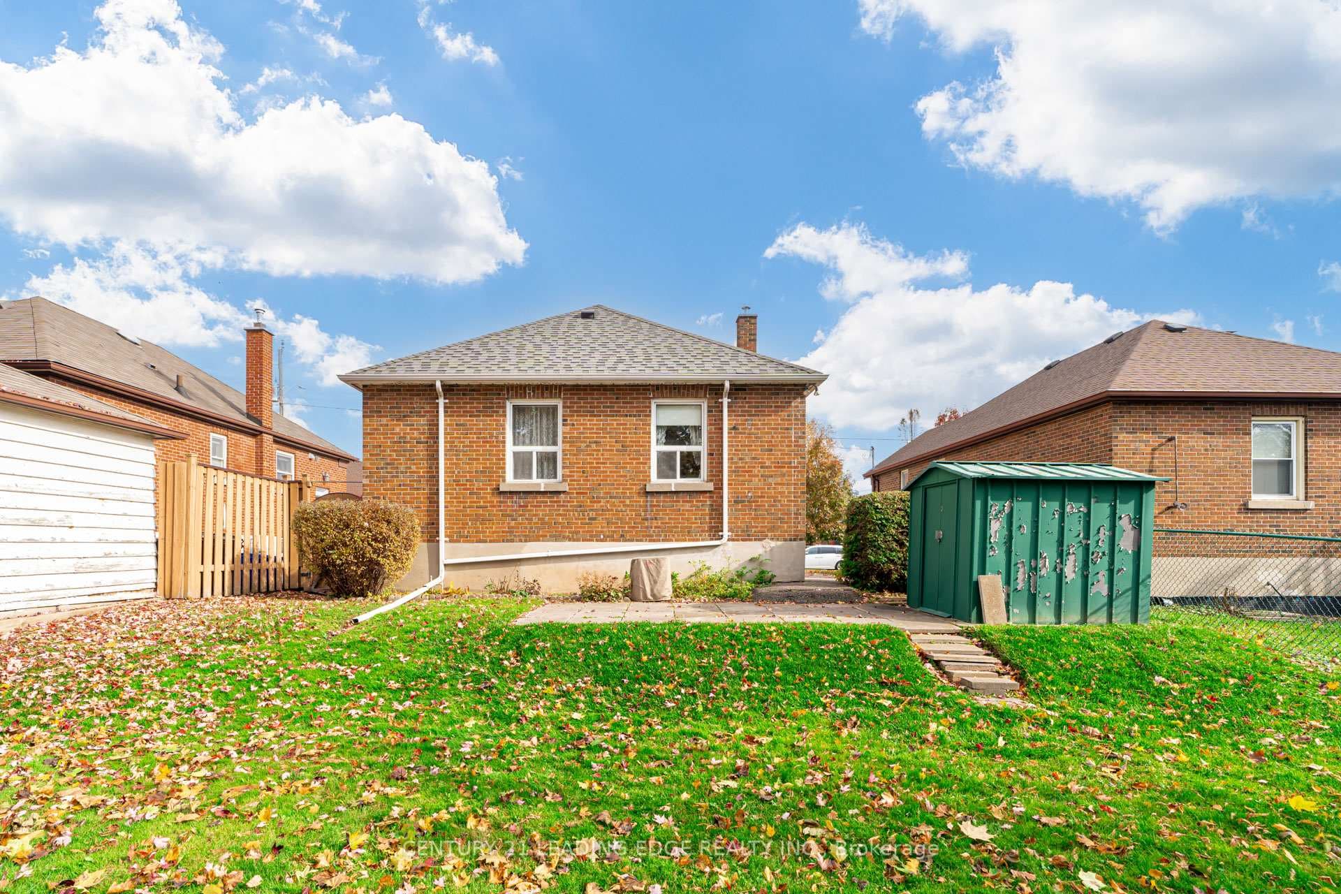 136 Lasalle Avenue photo 36