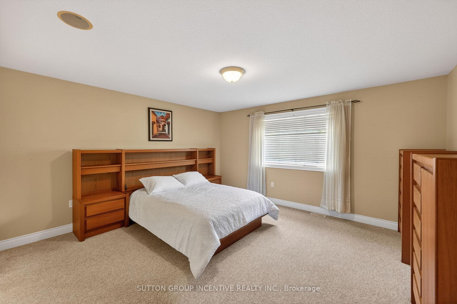 101 Lion's Gate Boulevard photo 22