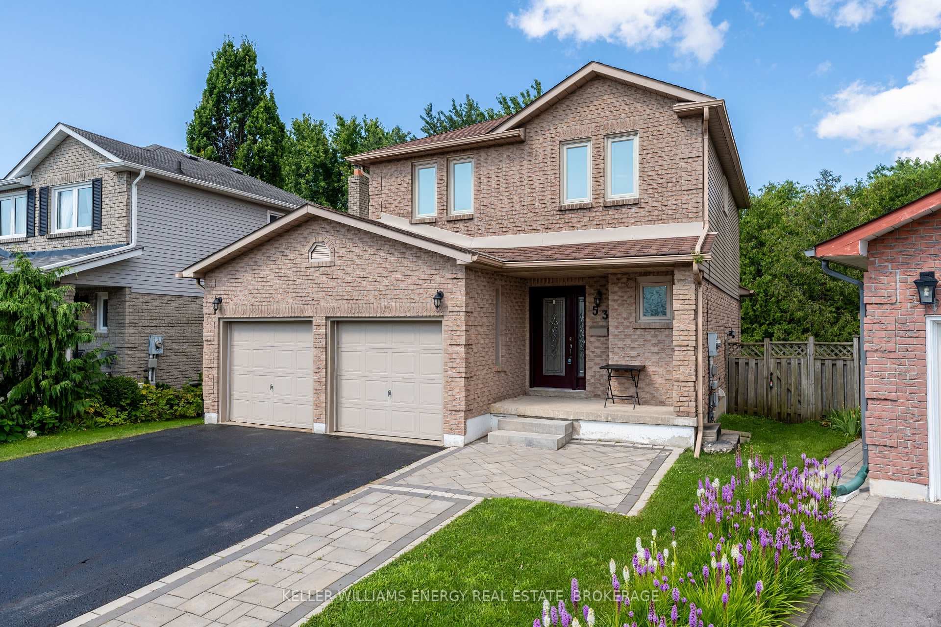 53 Lyndale Crescent photo 2