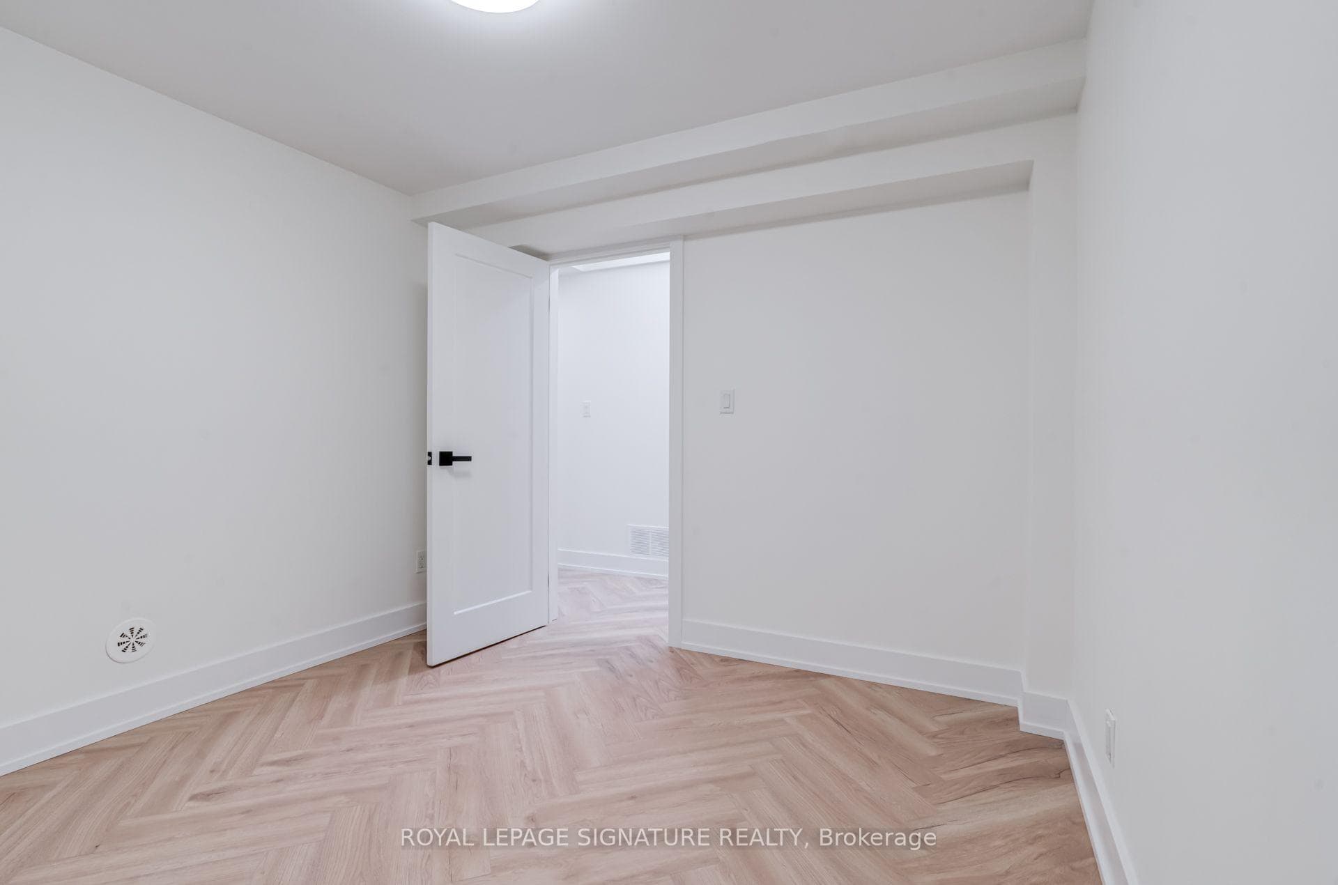 861 O'Connor Drive Unit 1 photo 23