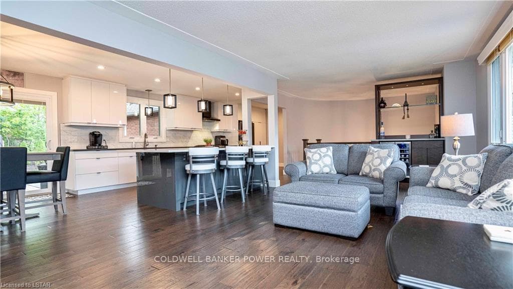 32 CONIFER Court photo 13