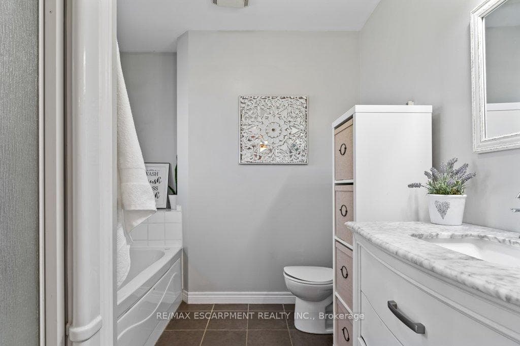 9793 Dickenson Road photo 22