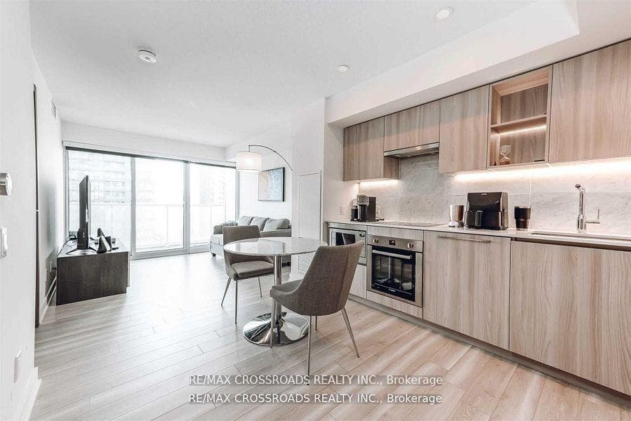 17 Bathurst Street Unit 1508 photo 2