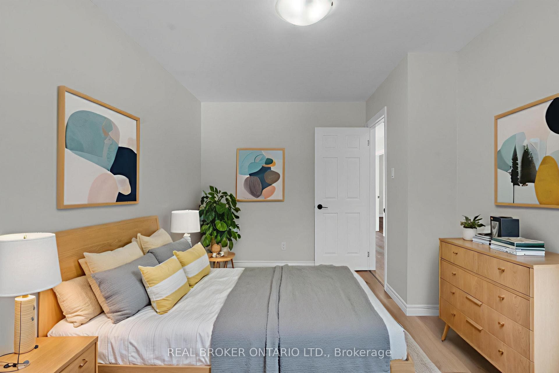 3392 Lee Avenue photo 14