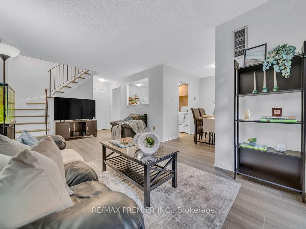 2095 Roche Court Unit 225 photo 1