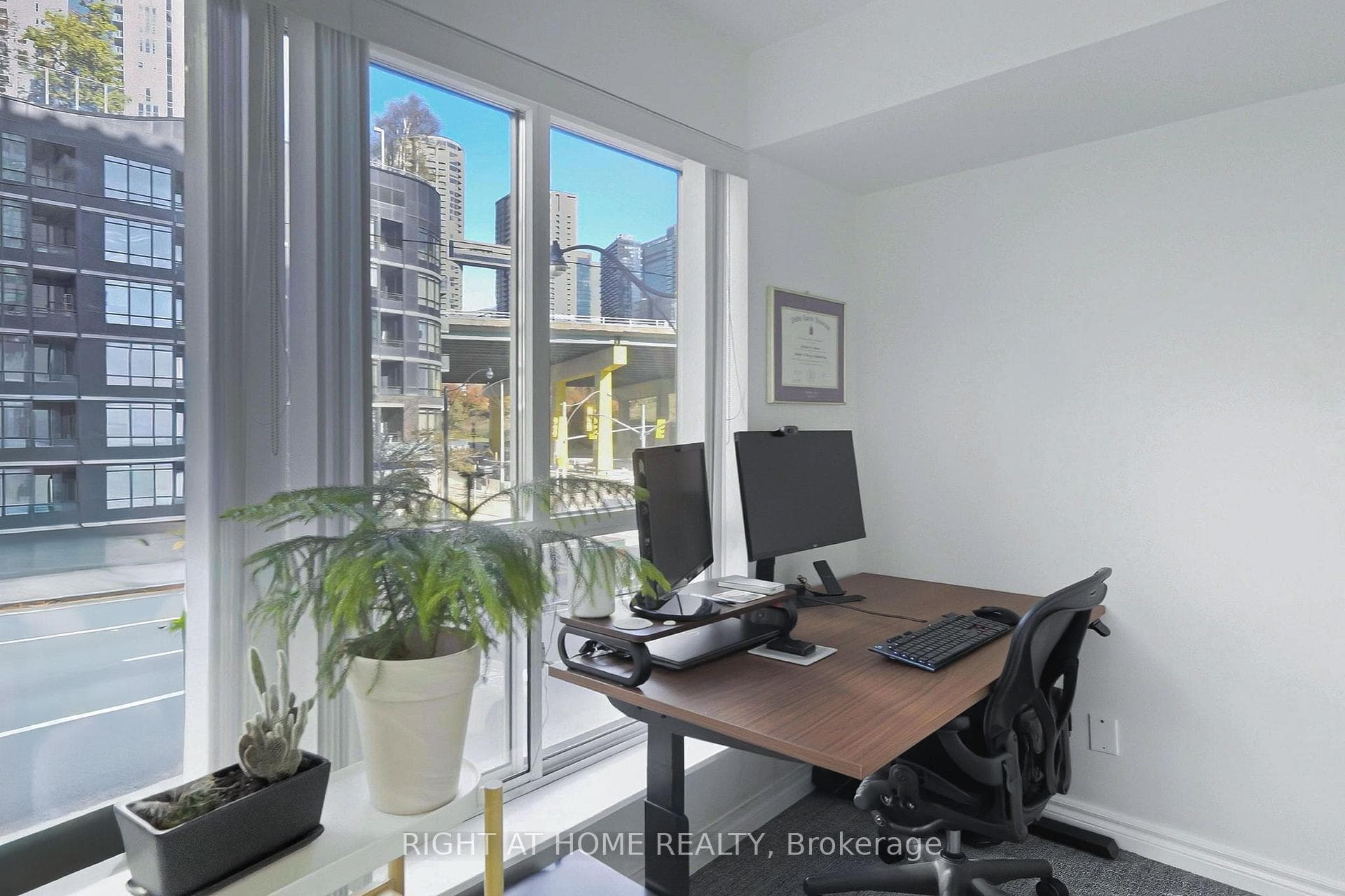 600 Queens Quay Unit 202 photo 7
