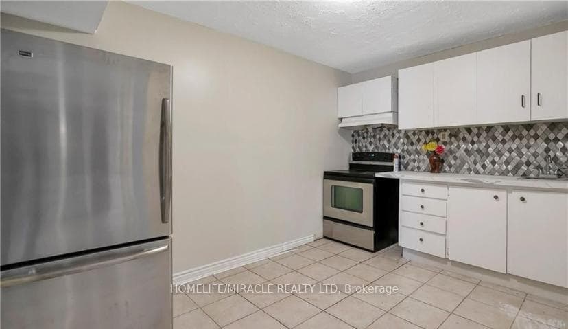 1430 Upper Gage Avenue photo 4
